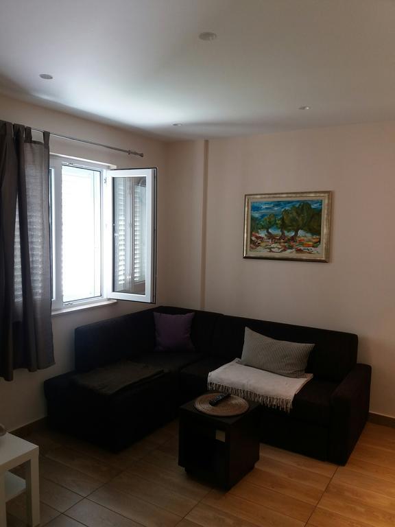 Apartment Maria Banjol Екстериор снимка